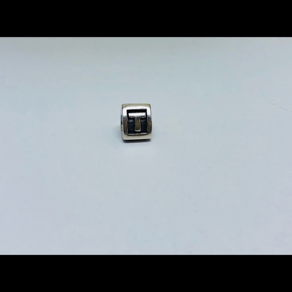 Pandora T initial 💕 SOLD - Picture 2 of 3